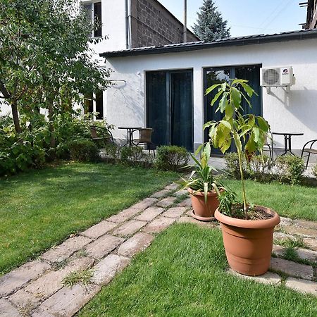 The Nut Guest House Erivan Exterior foto