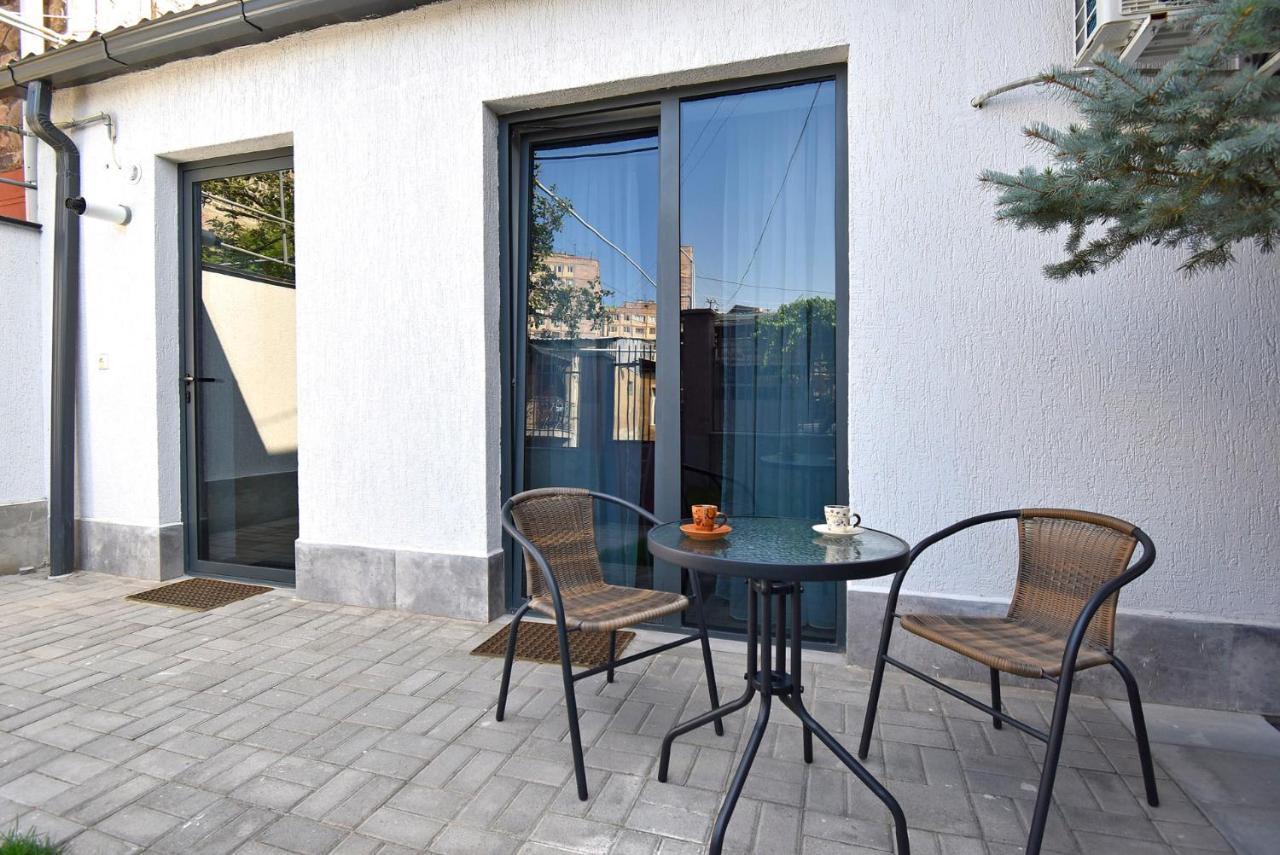 The Nut Guest House Erivan Exterior foto