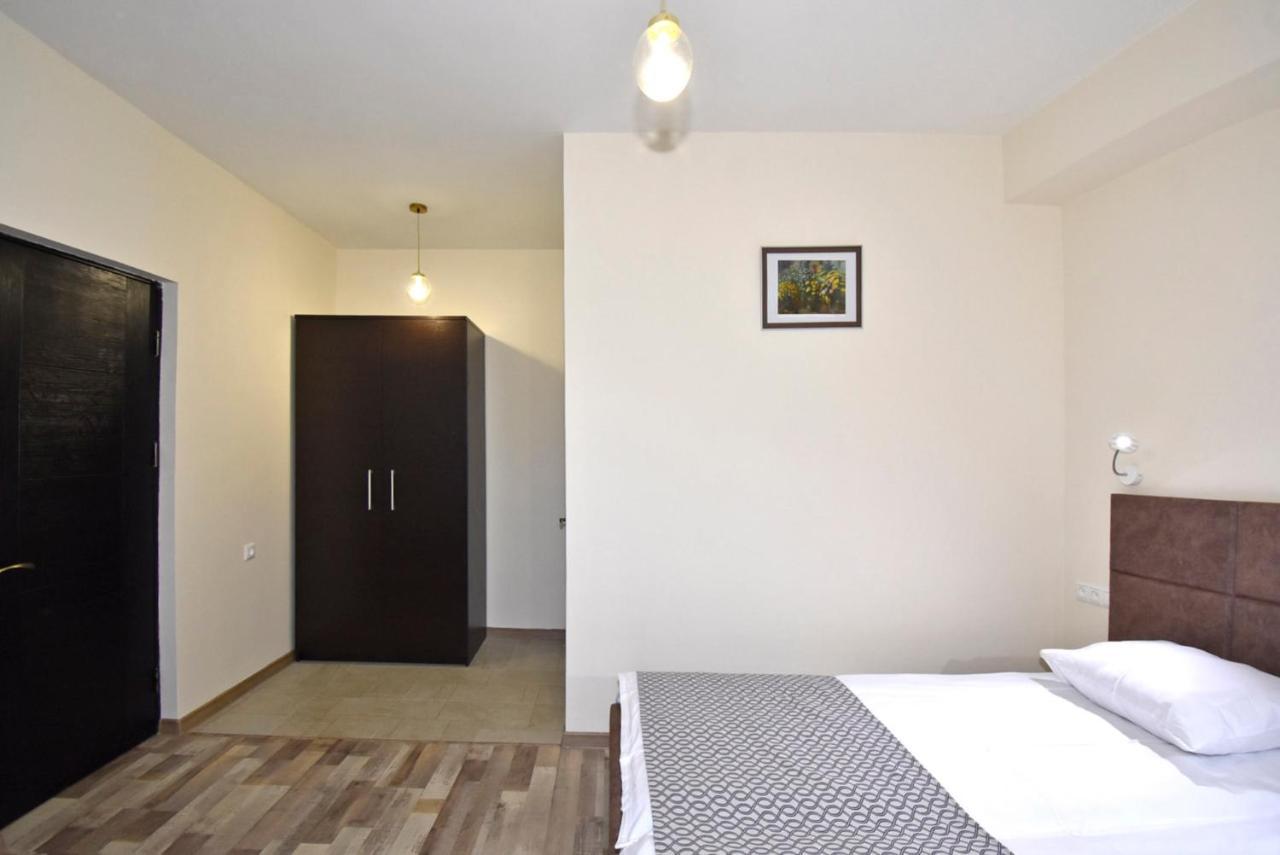 The Nut Guest House Erivan Exterior foto