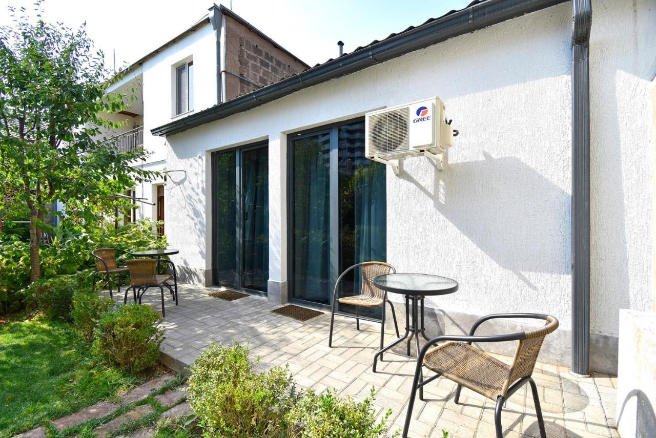 The Nut Guest House Erivan Exterior foto